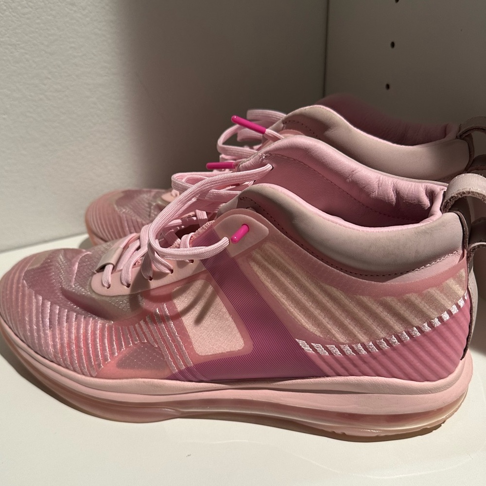 Nike Lebron Icon - John Elliot Tulip Pink (size 11)